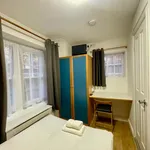 Rent 1 bedroom apartment in Hammersmith