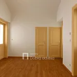 Pronajměte si 3 ložnic/e byt o rozloze 99 m² v Prague