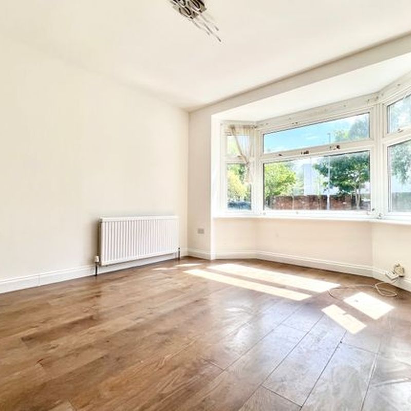 Terraced house to rent in Springfield Drive, Gants Hill IG2 Sibland