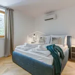 Rent 4 bedroom apartment of 155 m² in Grad Opatija