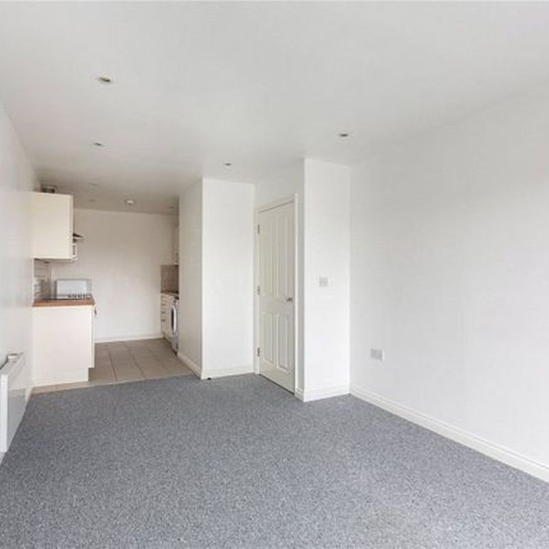 Flat to rent in Dock Road, Tilbury, Essex RM18