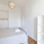 Rent a room of 100 m² in lisbon