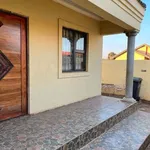 Rent 3 bedroom house of 80 m² in Soweto