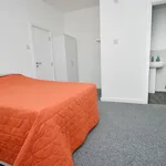 Rent 4 bedroom flat in North West England