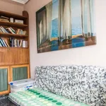 Rent a room of 87 m² in valencia