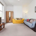 Rent 5 bedroom house in Salford