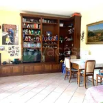 Rent 4 bedroom house of 270 m² in Roma