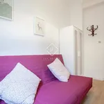 Rent 4 bedroom apartment of 77 m² in Valencia