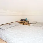 Rent a room of 150 m² in lisbon