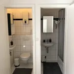 Miete 4 Schlafzimmer wohnung von 12 m² in Frankfurt