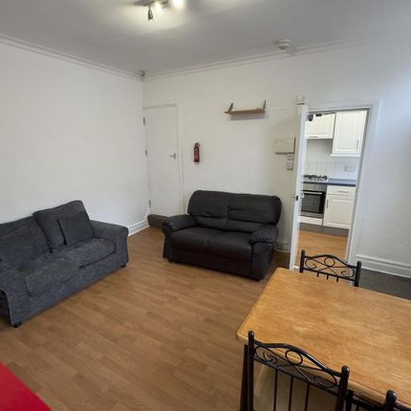 Room to rent in Winfield Terrace, Leeds LS2 Bagby Fields