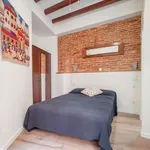 Rent 2 bedroom apartment of 77 m² in barcelona