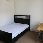 Rent 4 bedroom flat in South East England