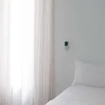 Rent a room of 250 m² in madrid