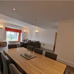 Rent 3 bedroom flat in sutton