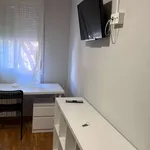 Rent a room of 120 m² in zaragoza