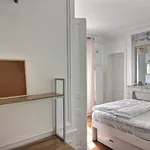 Appartement de 740 m² avec 2 chambre(s) en location à Paris