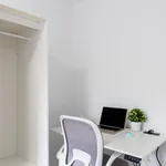 Rent 4 bedroom apartment in Madrid