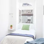 Rent a room of 100 m² in lisbon