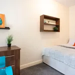 Rent 5 bedroom flat in Leeds