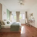 Rent a room in lisbon