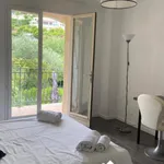 Appartement de 131 m² avec 5 chambre(s) en location à Antibes