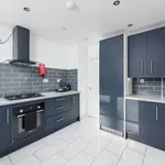 Rent 3 bedroom flat of 150 m² in Reigate and Banstead