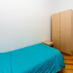 Rent a room of 220 m² in madrid