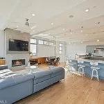 Rent 3 bedroom house of 174 m² in manhattan beach