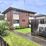 Rent 2 bedroom apartment in Essendon