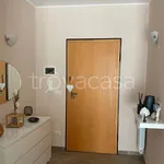 Rent 4 bedroom apartment of 75 m² in Genova