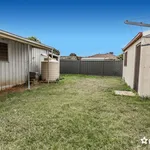 Rent 4 bedroom house in  Melton South VIC 3338                        