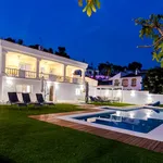 Rent 3 bedroom house of 1200 m² in Marbella