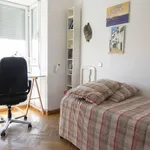 Rent a room of 100 m² in madrid