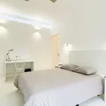 Rent a room of 210 m² in lisbon