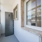 Rent a room of 60 m² in lisbon