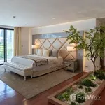 Rent 6 bedroom house of 900 m² in Bangkok