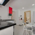 Rent 4 bedroom apartment in Valencia