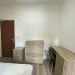 Rent 4 bedroom flat in Leicester