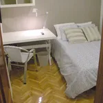 Rent a room in Madrid']