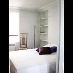 Appartement de 45 m² avec 3 chambre(s) en location à Paris