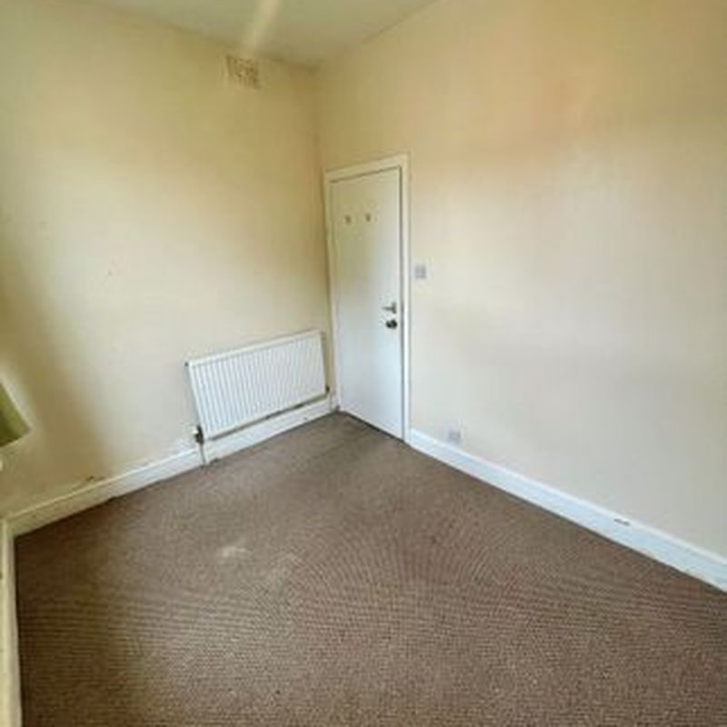 Flat to rent in Queens Road, Westbourne, Bournemouth BH2