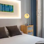 Rent 1 bedroom apartment of 538 m² in Málaga