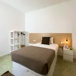 Rent a room of 13 m² in Barcelona