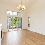 Appartement de 861 m² avec 2 chambre(s) en location à North Vancouver