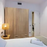 Rent 4 bedroom apartment of 60 m² in Barcelona