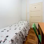 Rent a room of 220 m² in madrid