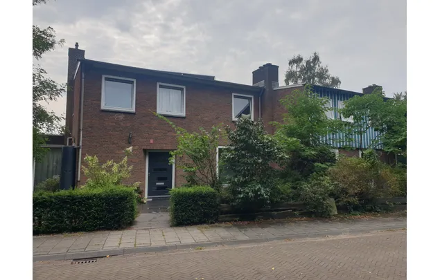 Huur 7 slaapkamer huis van 150 m² in Monnikenhuizen