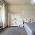 Rent a room of 300 m² in Lisbon