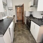 Rent 4 bedroom flat in West Midlands